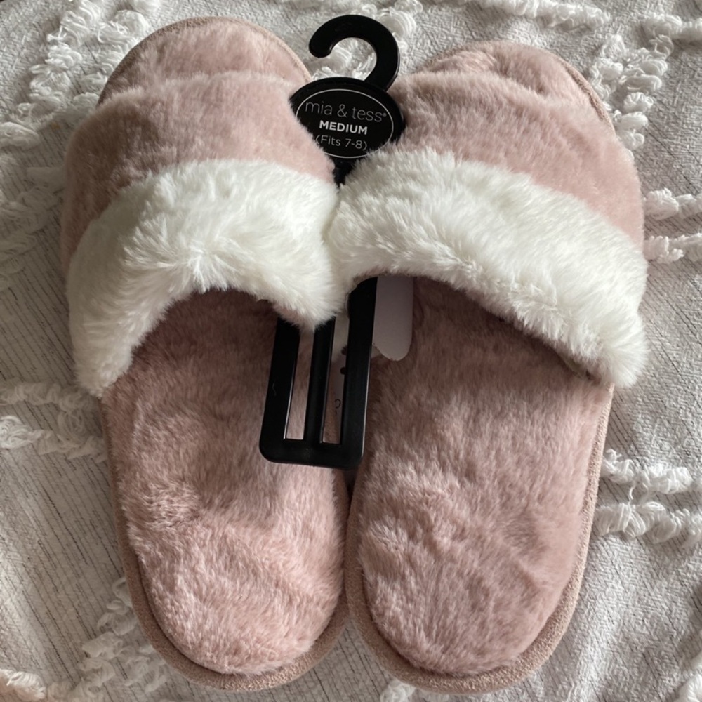 Mia & Tess The Paper Store Furry Slide Slippers Medium